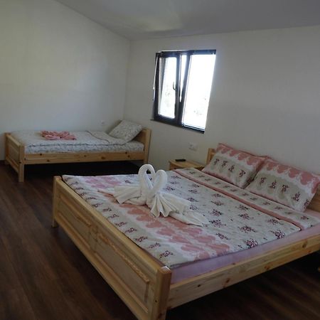 Guesthouse Juli Sapareva Banja Exteriör bild